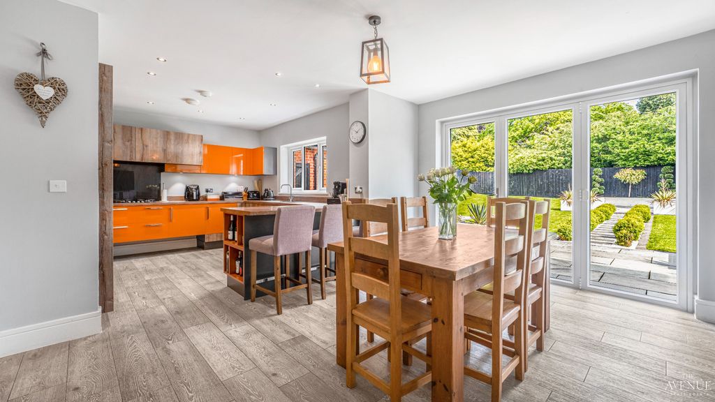 Property photo 2 of 25 4926805
