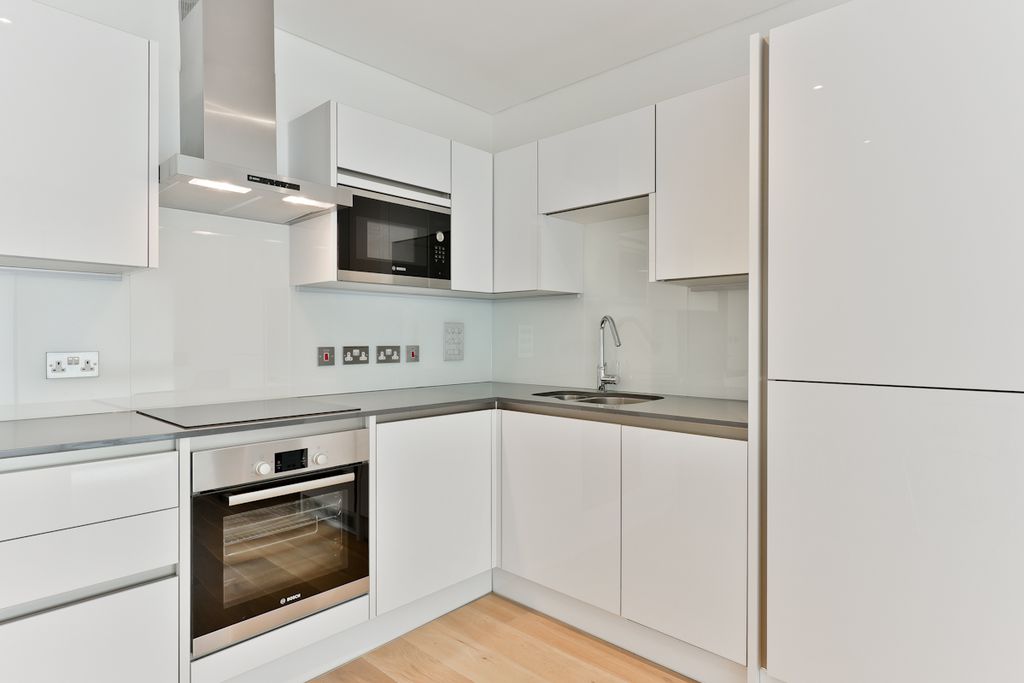 Property photo 2 of 7 Kitchen