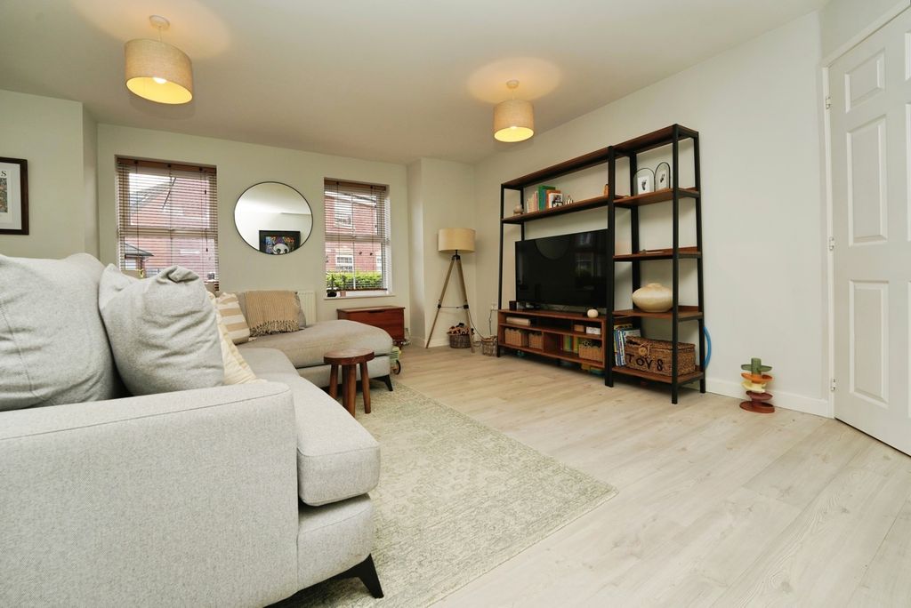 Property photo 2 of 14 Pbox-Img.Jpg