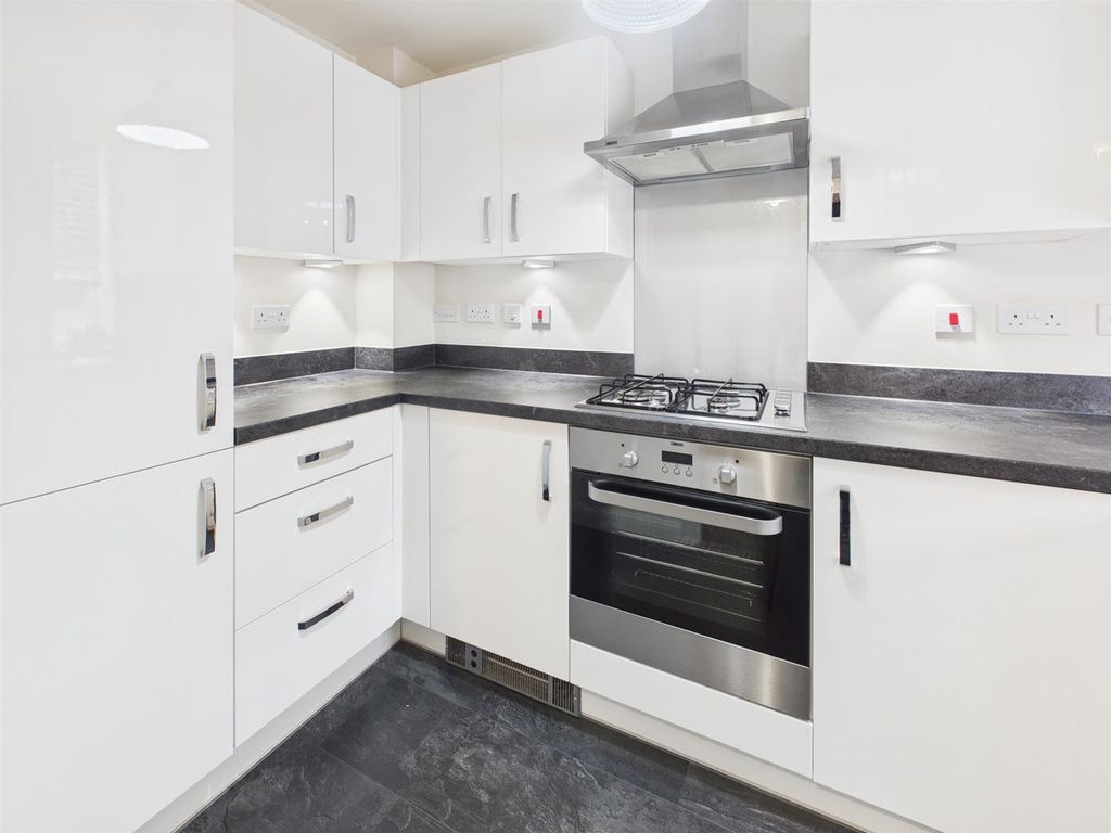 Property photo 2 of 10 Cam03570G0-Pr0716-Still001.Jpg