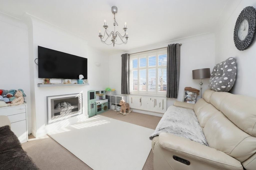 Property photo 3 of 15