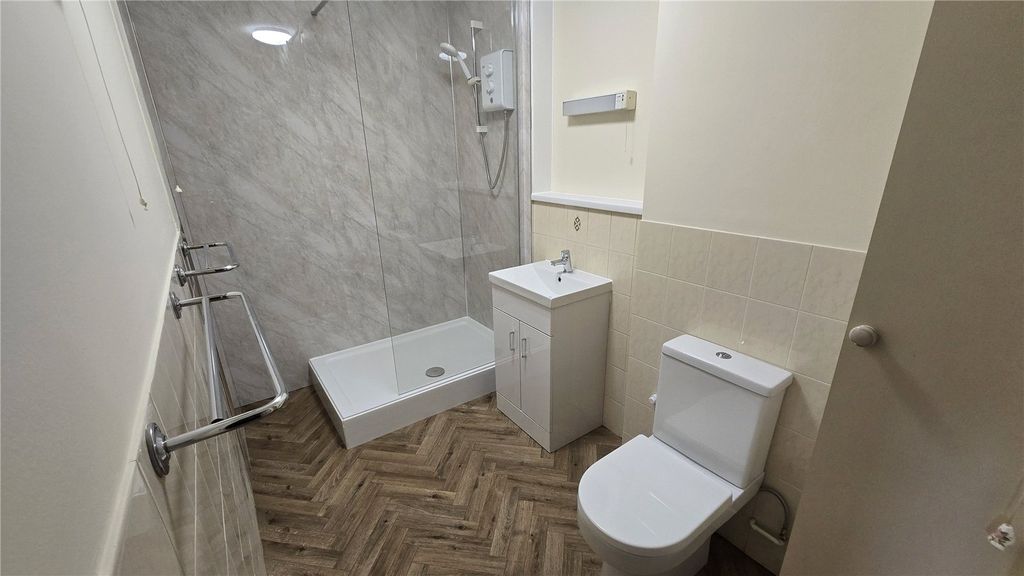 Property photo 2 of 9 Picture No. 16