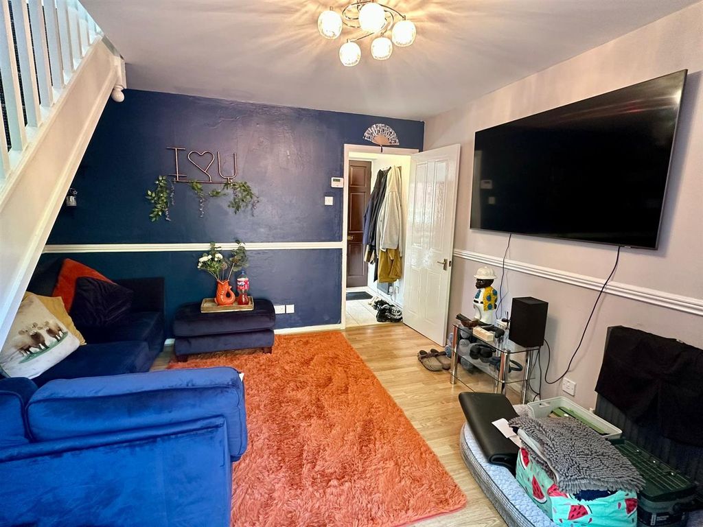 Property photo 3 of 8