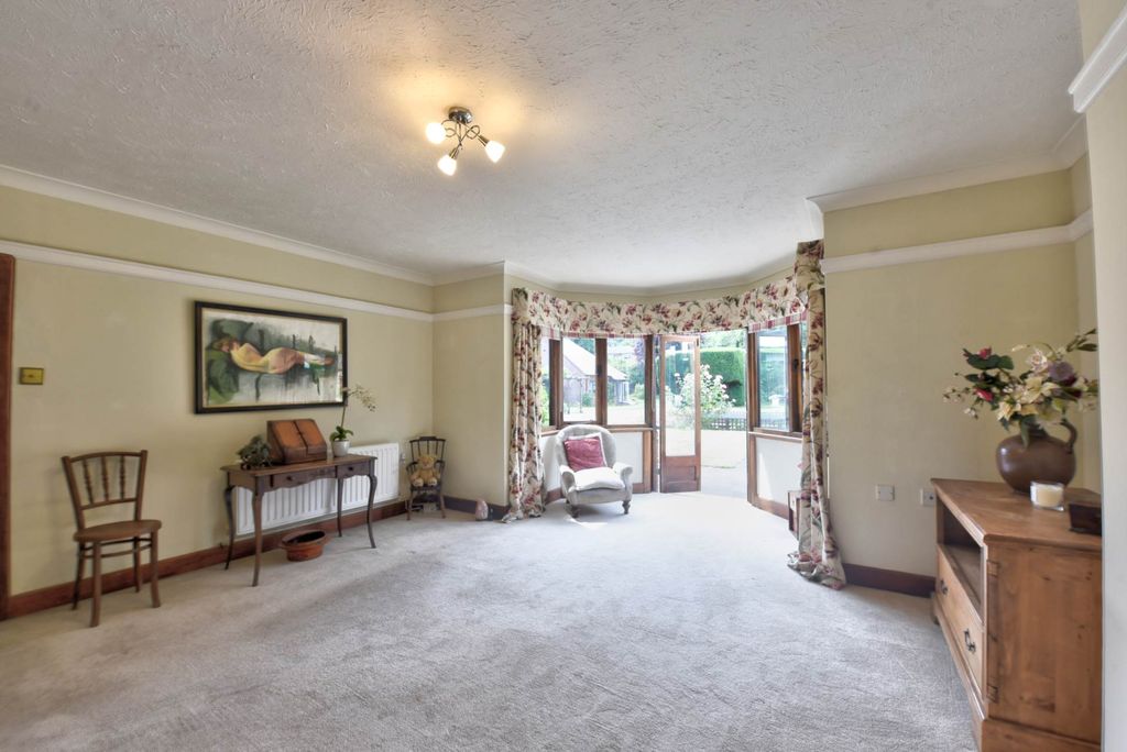 Property photo 3 of 10