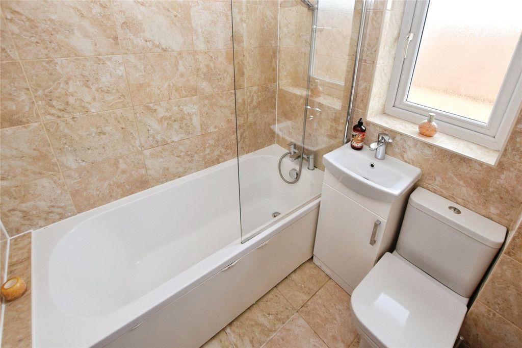 Property photo 3 of 11 Picture No. 29