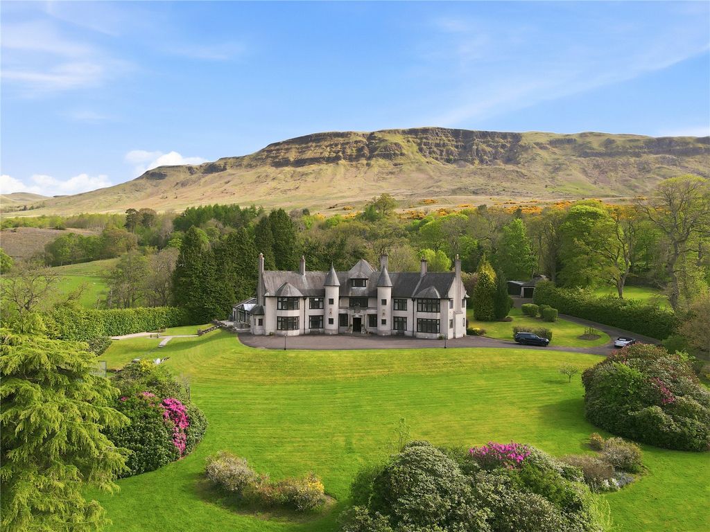 Property photo 1 of 42 Levern Towers