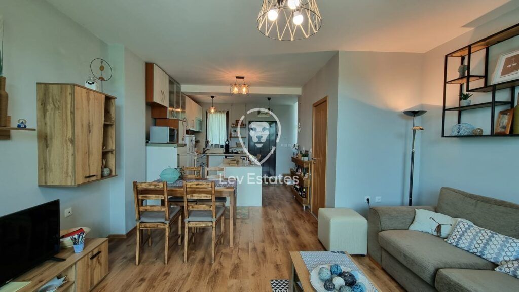 Property photo 3 of 18