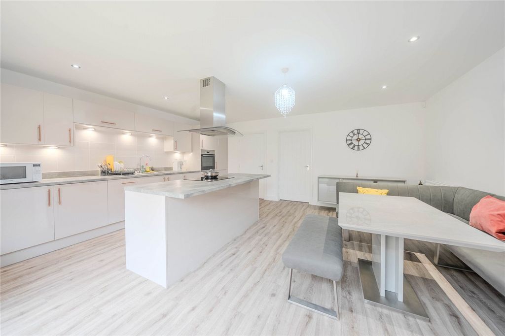 Property photo 3 of 21 Picture No. 10