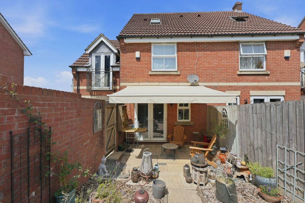 Property photo 2 of 34