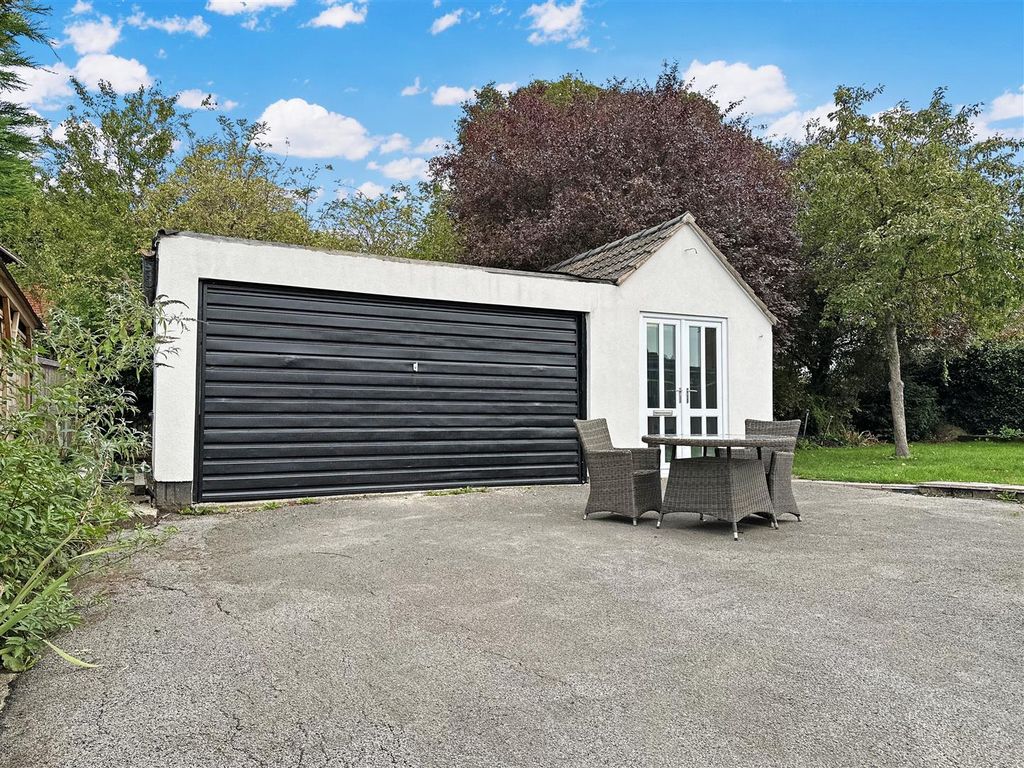 Property photo 3 of 20 Detached Double Garage & Home Office 053