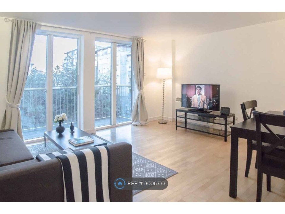 Property photo 1 of 9 Spacious Living Room With Plenty Of Sunlight