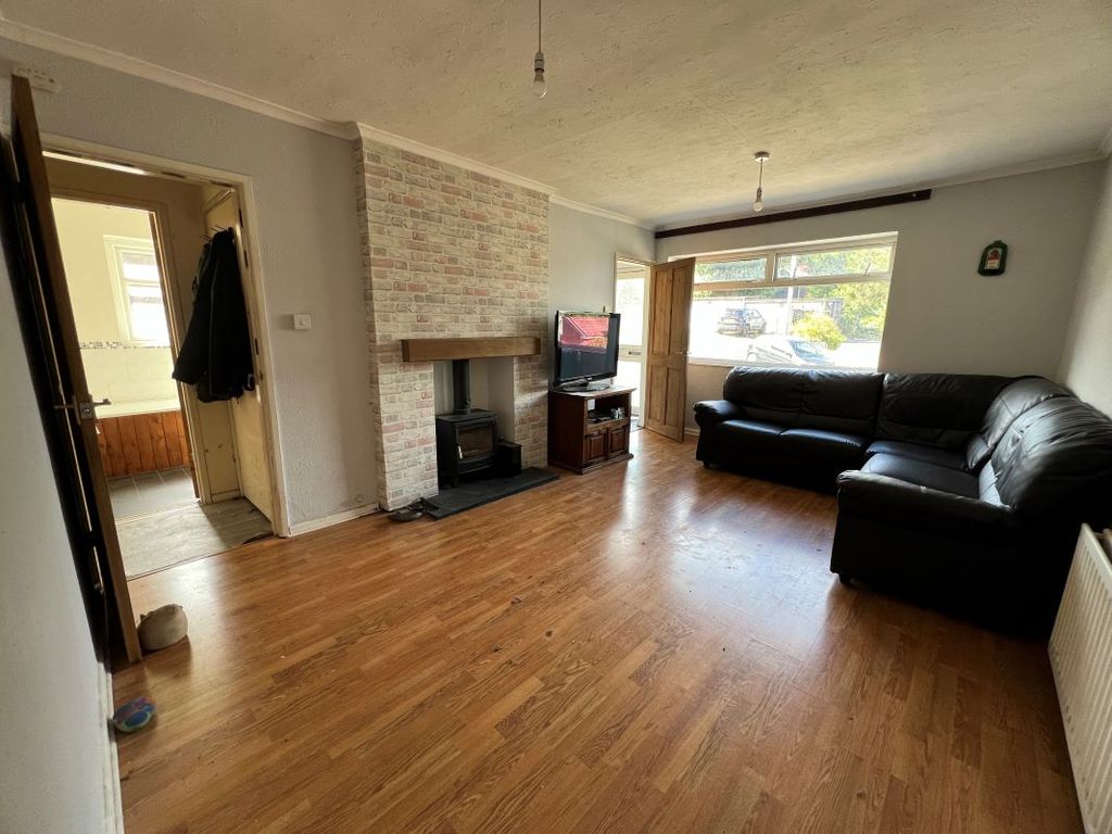 Property photo 3 of 13