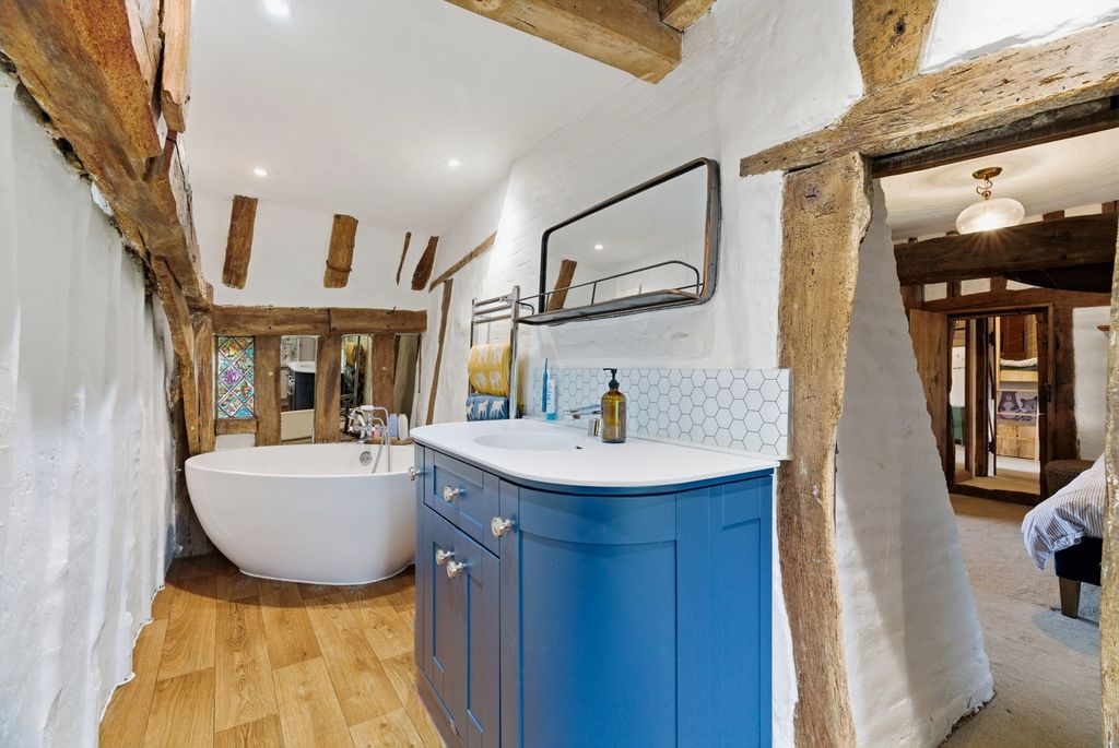 Property photo 3 of 21