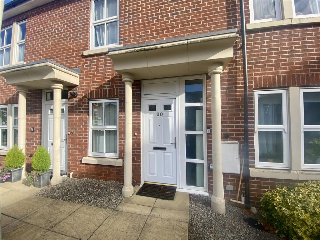 Property photo 2 of 17