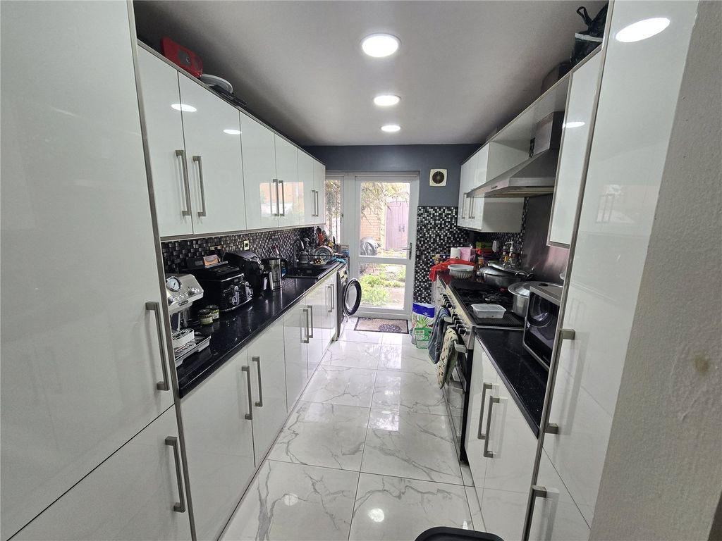 Property photo 3 of 13 Picture No. 05