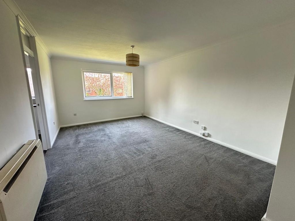 Property photo 1 of 12 1Fc64Ab4-325A-4354-98Bd-3F812B74Aa31.Jpg