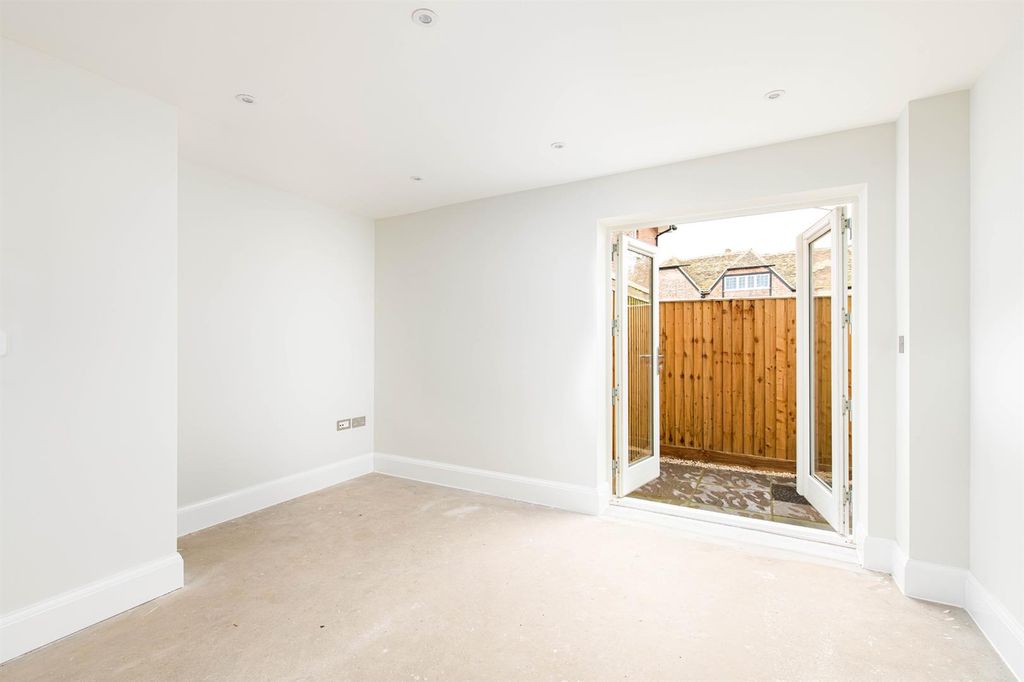 Property photo 3 of 9 Plot 16 - 3. Reception_1.Jpg