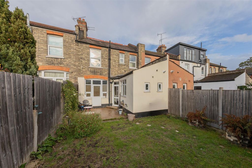 Property photo 2 of 23 Hale End Road E4