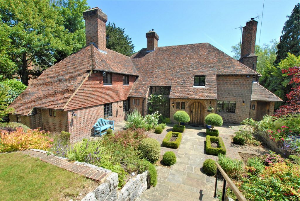 Property photo 2 of 42 Kintail Manor