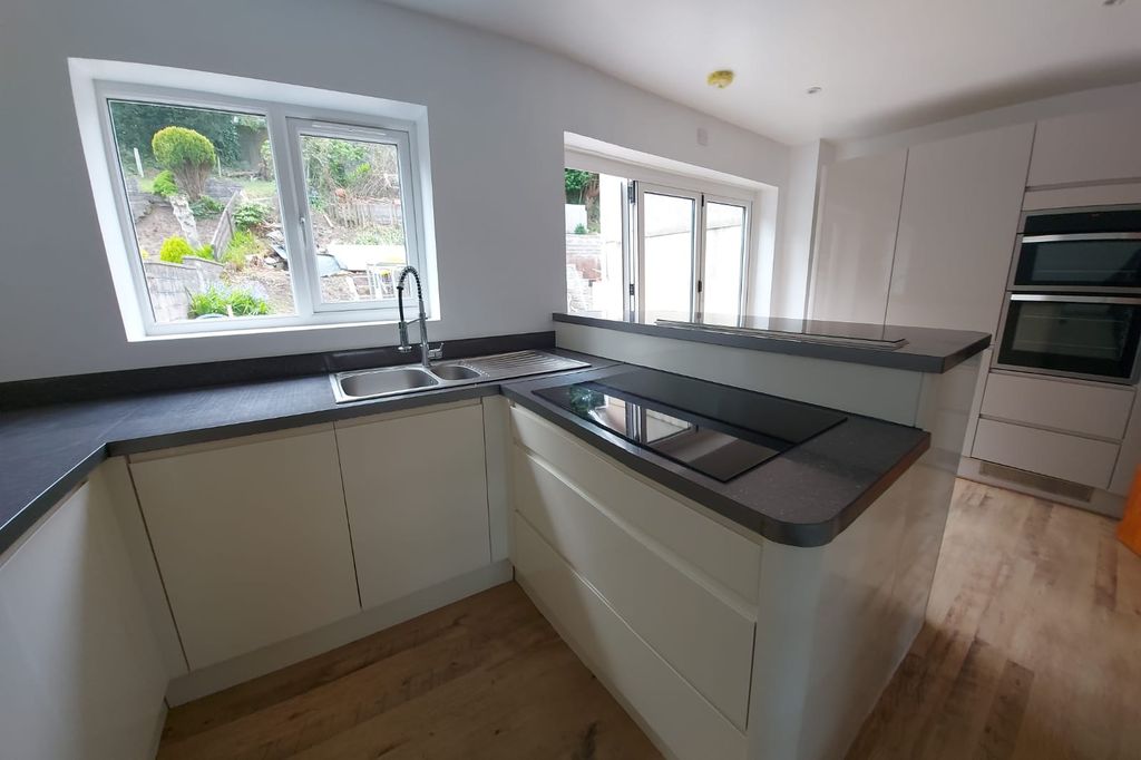 Property photo 2 of 15 Image