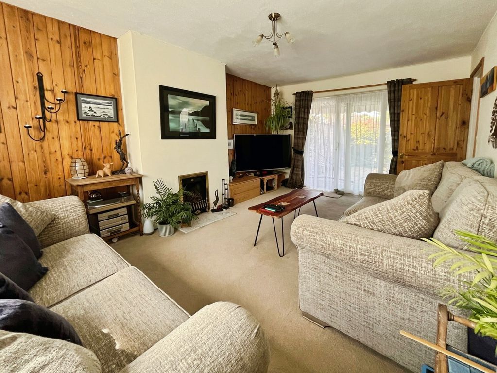 Property photo 3 of 16 Living Room