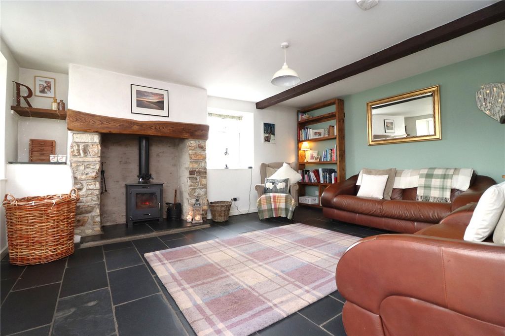 Property photo 2 of 29 Picture No. 23