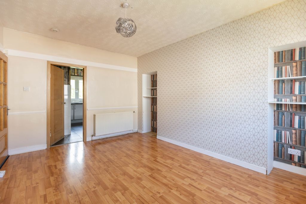 Property photo 2 of 40