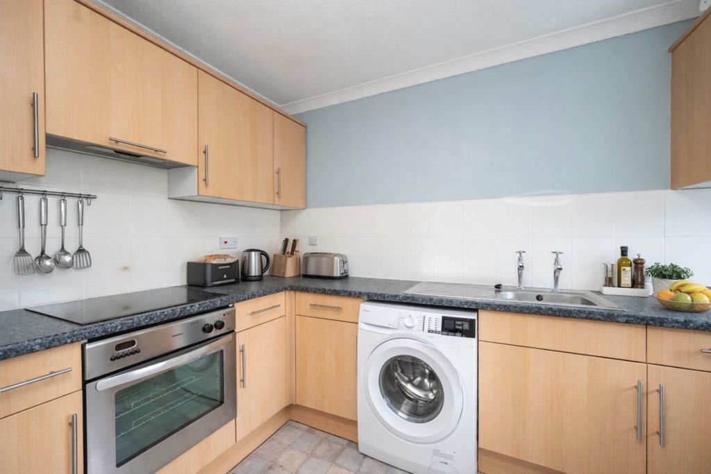 Property photo 3 of 11