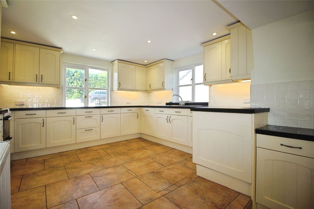 Property photo 3 of 28 Picture No. 37