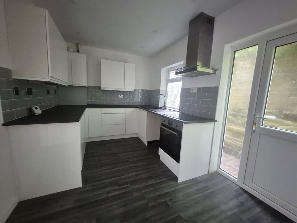 Property photo 3 of 8 Picture No. 02