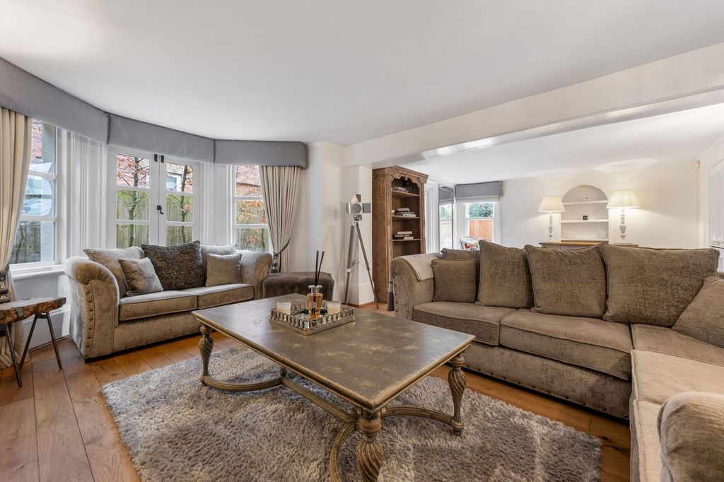 Property photo 2 of 40