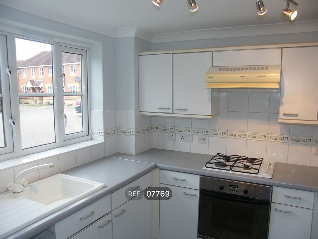 Property photo 2 of 9 Kitchen