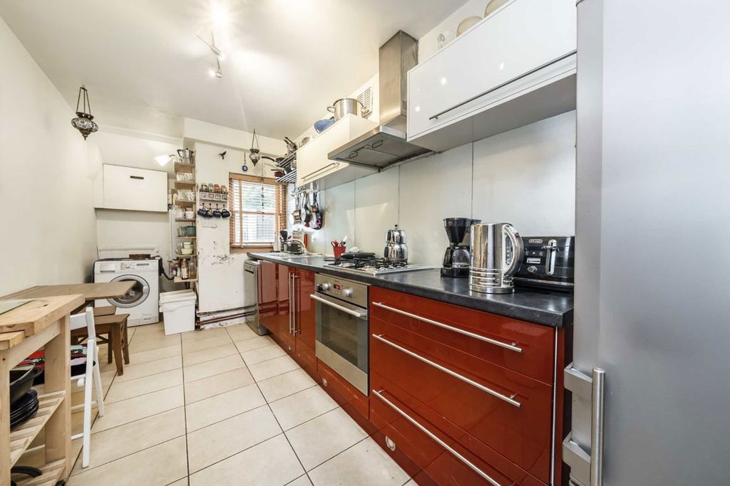 Property photo 3 of 6