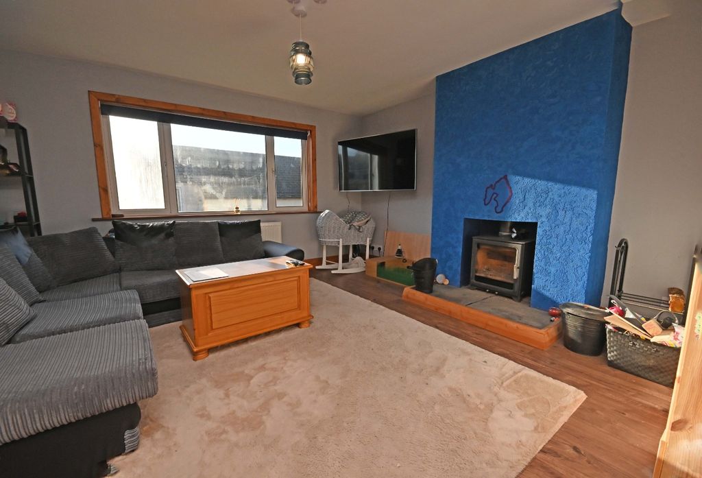 Property photo 3 of 22 3728705