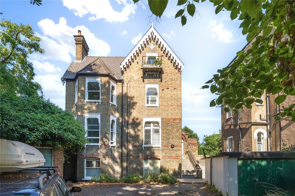 Property photo 1 of 16 External