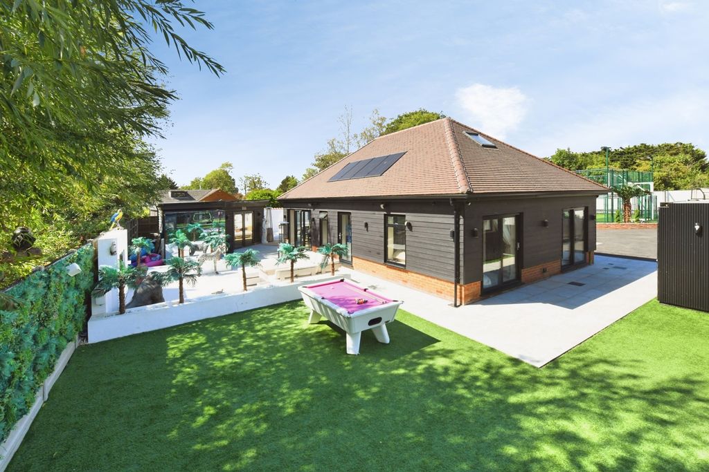 Property photo 1 of 30 Pbox-Img.Jpg
