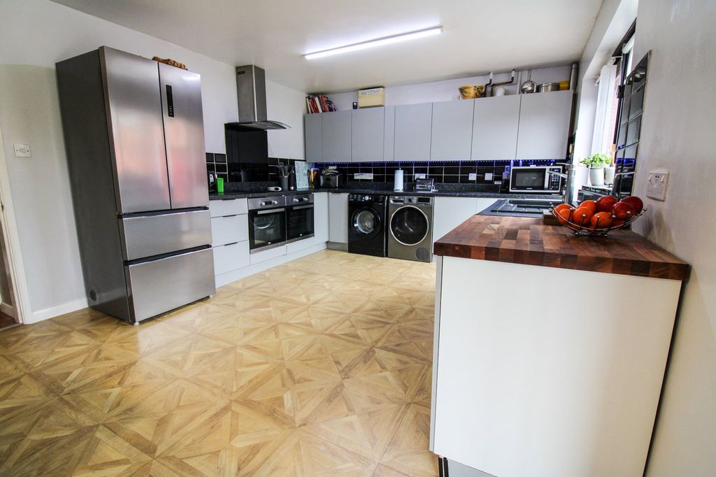 Additional image 5 of 3 bed bungalow for saleWalkerith Road, Morton, Gainsborough DN21