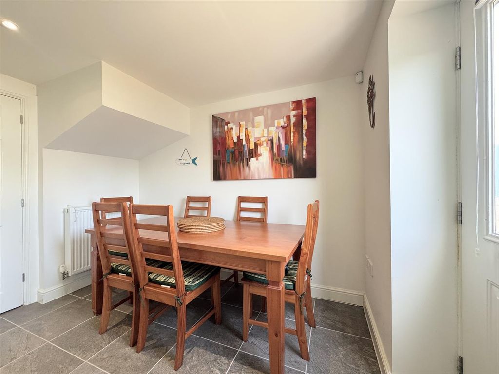 Property photo 3 of 23 Dining Area
