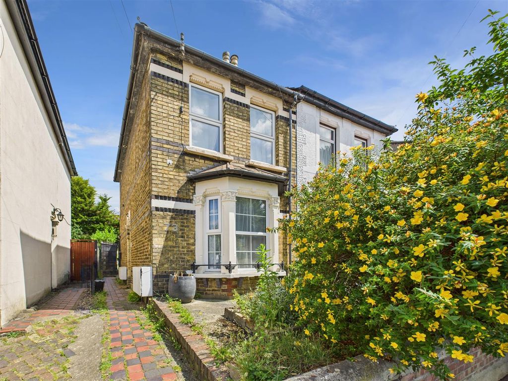 Property photo 1 of 17 Cam02885G0-Pr0410-Still027.Jpg