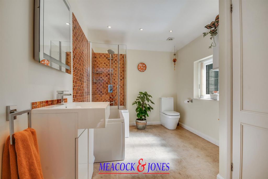 Additional image 23 of 5 bed detached house for saleHillwood Grove, Hutton Mount, Brentwood CM13