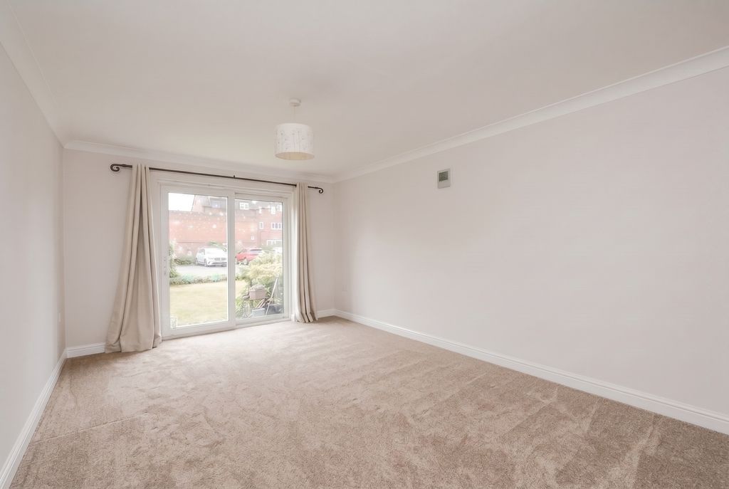Property photo 2 of 10 Picture No. 12