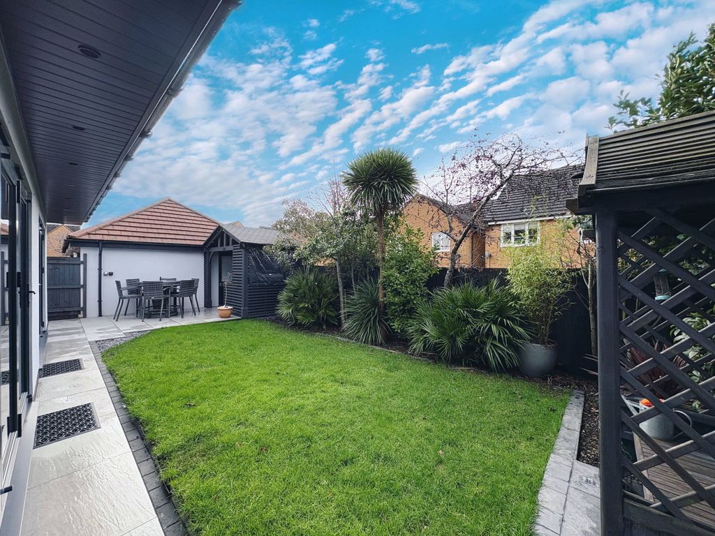 Property photo 2 of 41