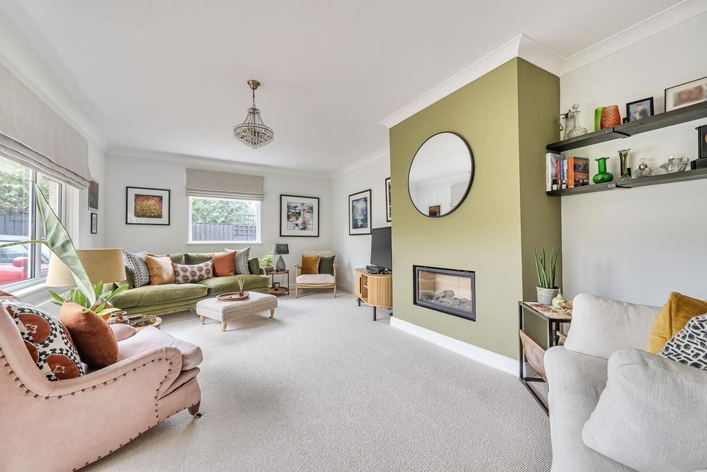 Property photo 3 of 20 Living Room