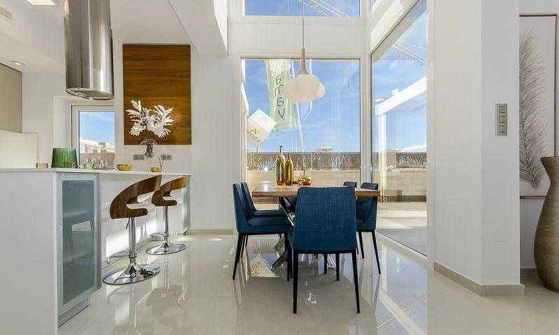 Property photo 2 of 31