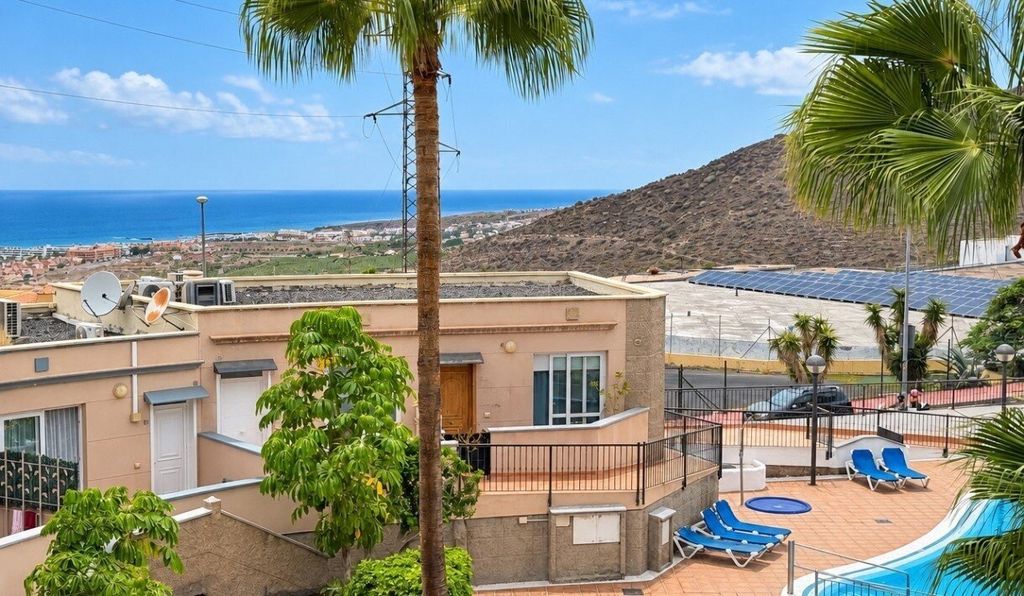Property photo 1 of 42 Townhouse, Roque Del Conde
