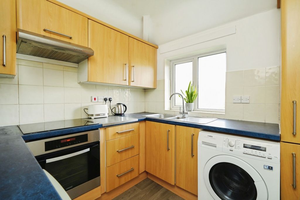 Property photo 3 of 7 Pbox-Img.Jpg