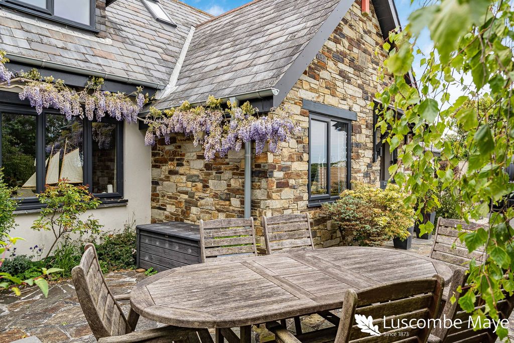 Property photo 1 of 31