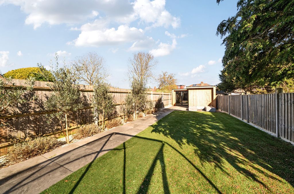 Property photo 2 of 36 1430349-43-69bae6...