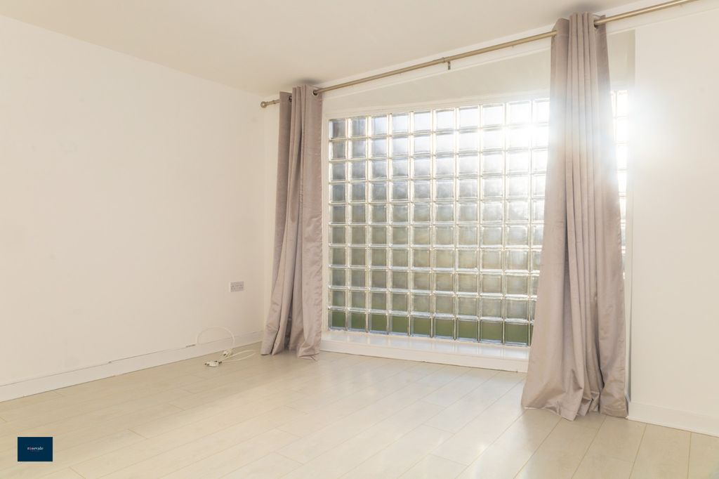 Property photo 2 of 9 Photo 2