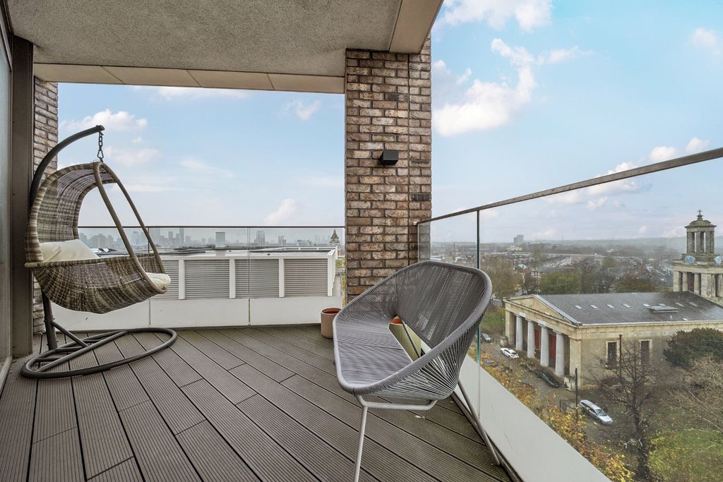 Property photo 2 of 16 Picture No. 10